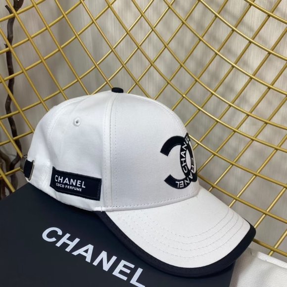 ?✨AUTHENTIC✨?CHANEL hat main image 4
